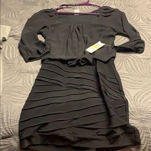 Black 3/4 sleeve fitted dress